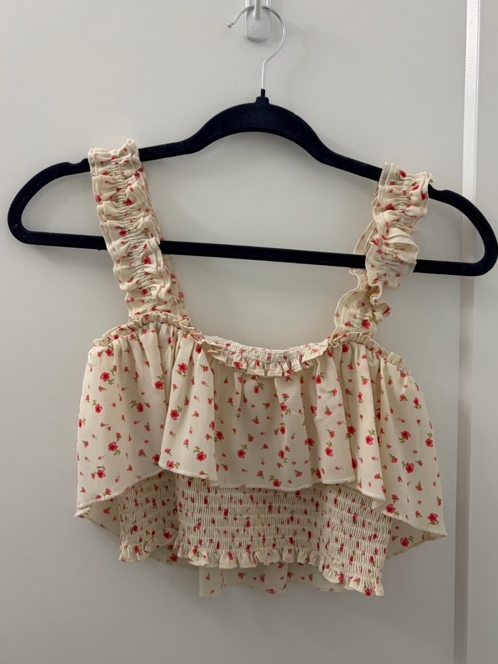 Forever 21 Floral Ruffle Crop Top in Cream & Pink Size Medium